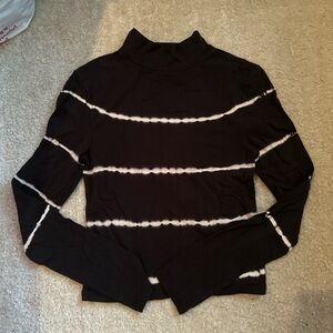 turtleneck / mock neck